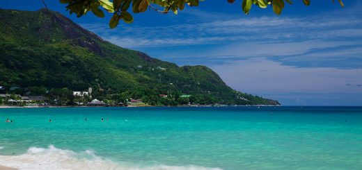 Plage de sable fin aux Seychelles